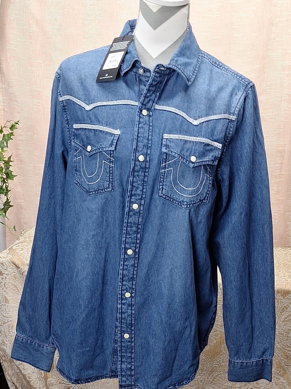 Men's True Religion Chambray Flat Lock Stitch Blue Shirt Size Small NWT